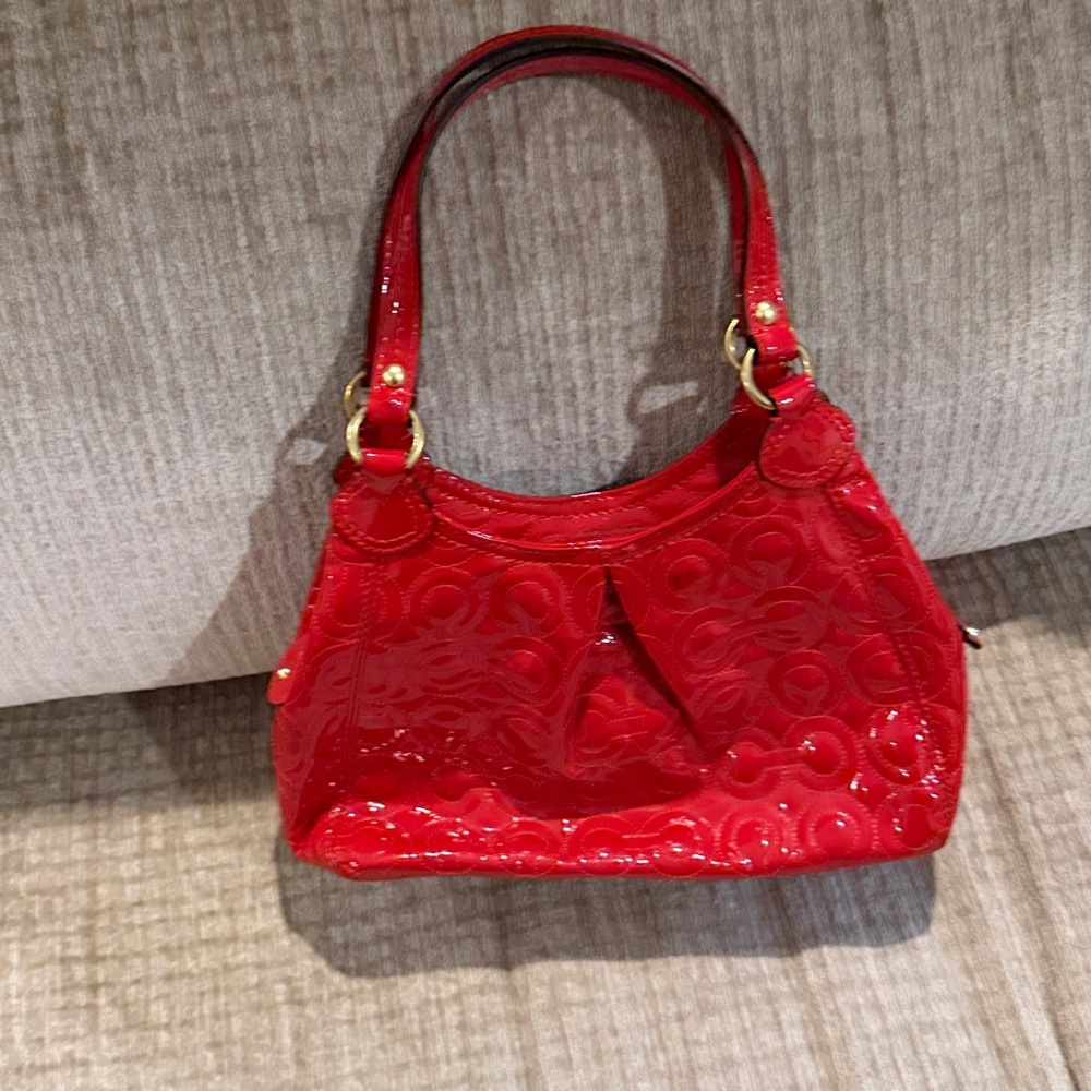 Coach Gramery patent leather and boss signature C Red shoulder bag 6 x 9 - Picture 12 of 14